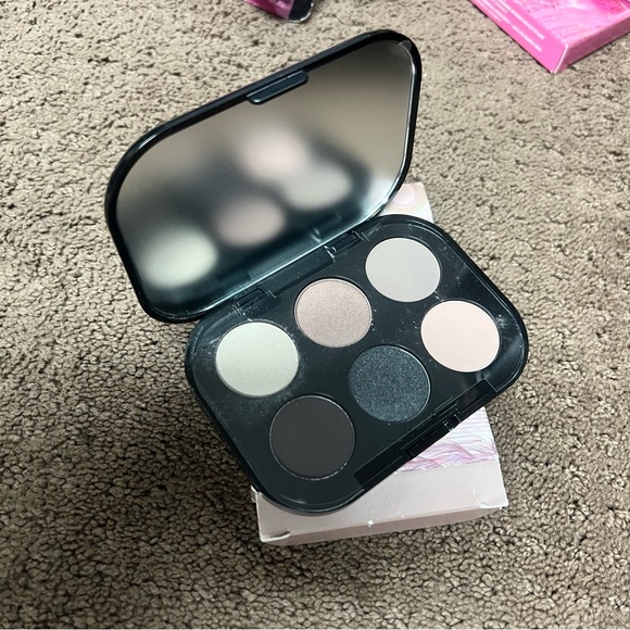 MAC CONNECT IN COLOUR eye shadow NEW KRYPTONITE - Picture 12 of 13